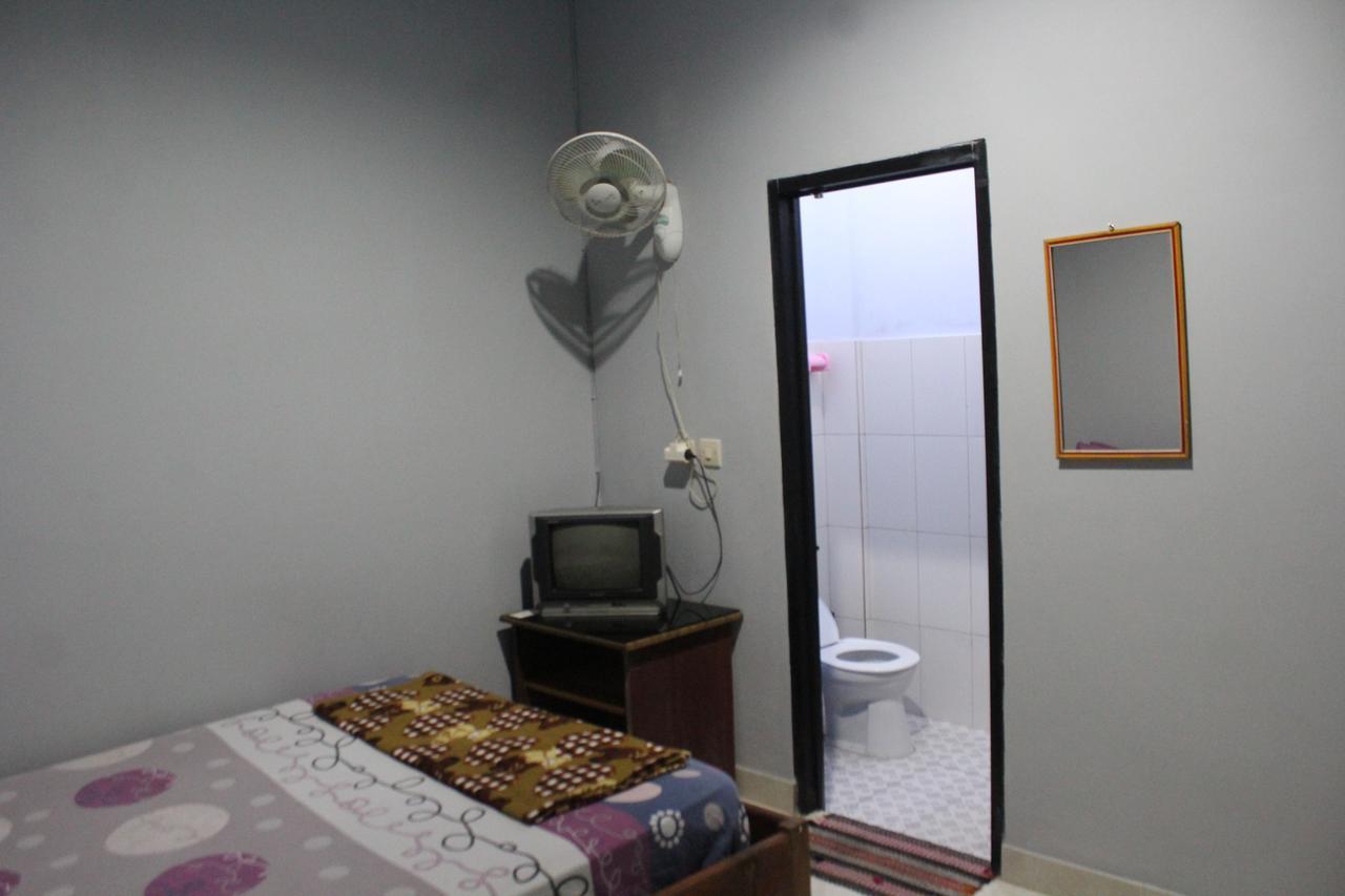 Penginapan Artha Praya Kültér fotó